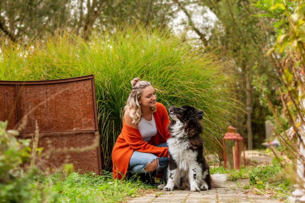 Hundeshooting mit Frauchen Janina Eberle Tierfotografie