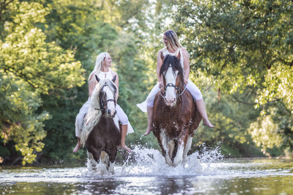 Janina Eberle Pferdeshooting im Wasser